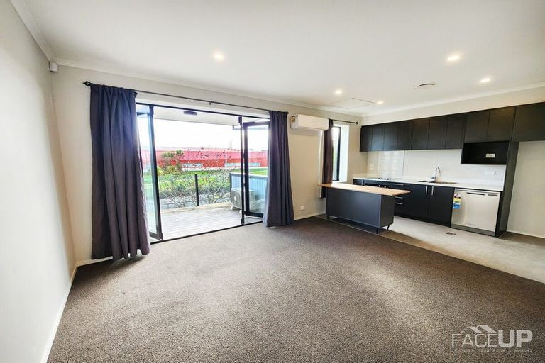 Photo of property in 3/7 Uku Lane, Hobsonville, Auckland, 0616