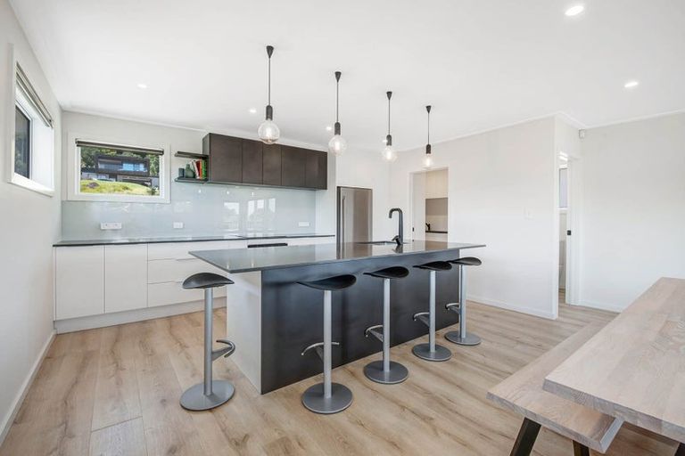 Photo of property in 1 Domain Crescent, Muriwai, Waimauku, 0881