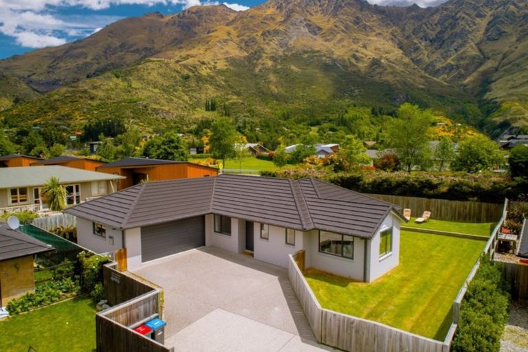 Photo of property in 7 Alluvial Court, Arthurs Point, Queenstown, 9371