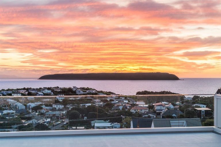 Photo of property in 27 Herewini Street, Titahi Bay, Porirua, 5022