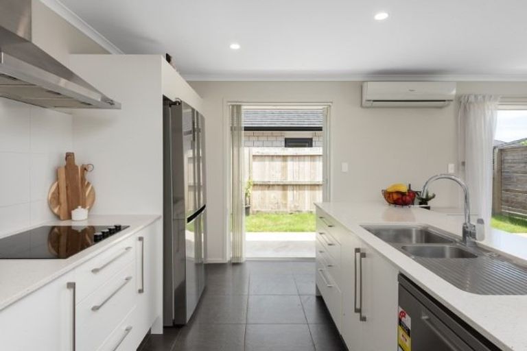 Photo of property in 20 Rotomanu Place, Pyes Pa, Tauranga, 3112