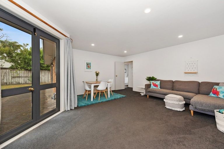Photo of property in 53 Waiwherowhero Drive, St Andrews, Hamilton, 3200
