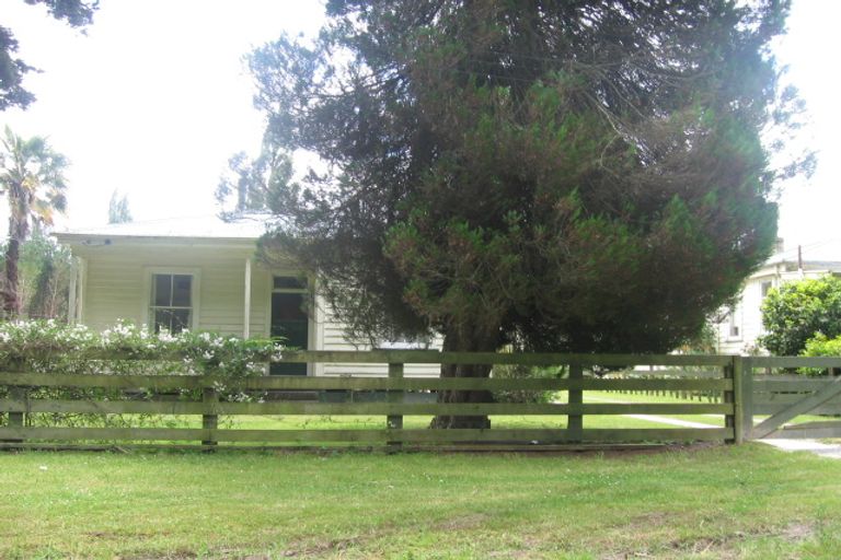 Photo of property in 8 Marsack Road, Taumarunui, 3992