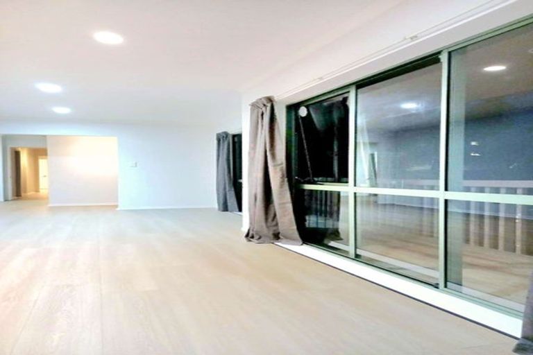 Photo of property in 14 Ruze Vida Drive, Massey, Auckland, 0614