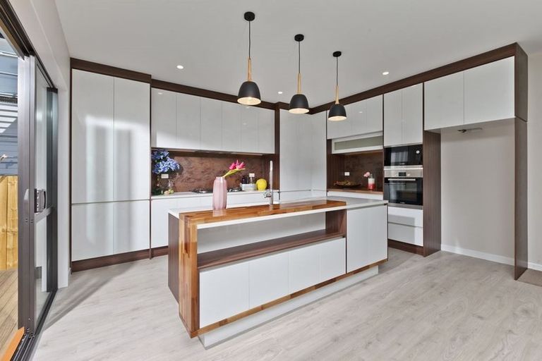 Photo of property in 30 Windlass Street, Long Bay, Auckland, 0630