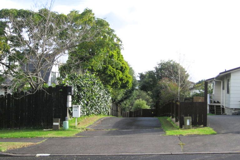 Photo of property in 20 Sandgate Avenue, Botany Downs, Auckland, 2010