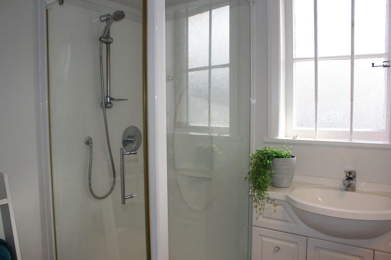 Photo of property in 1/48 Seabrook Avenue, New Lynn, Auckland, 0600