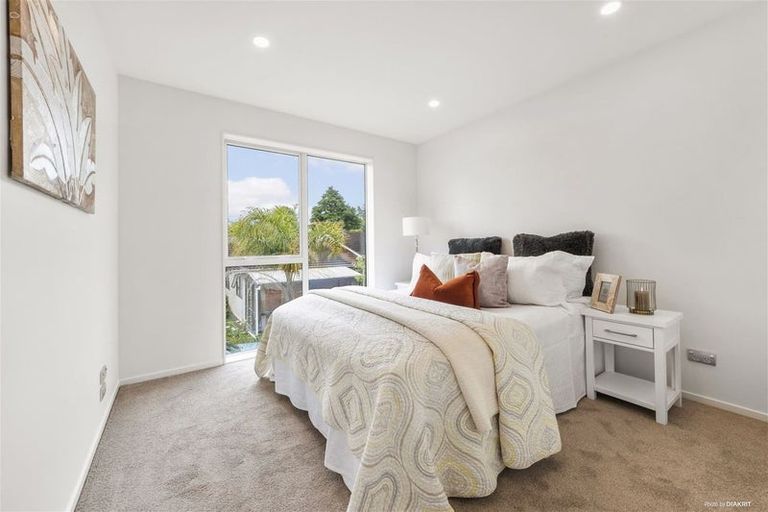 Photo of property in 25c Scarlet Drive, Ranui, Auckland, 0612