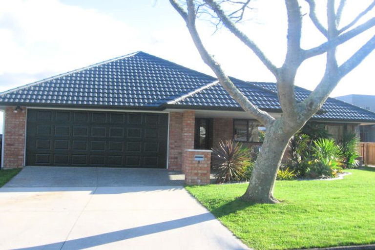 Photo of property in 8 Shepherds Road, Papakura, 2110