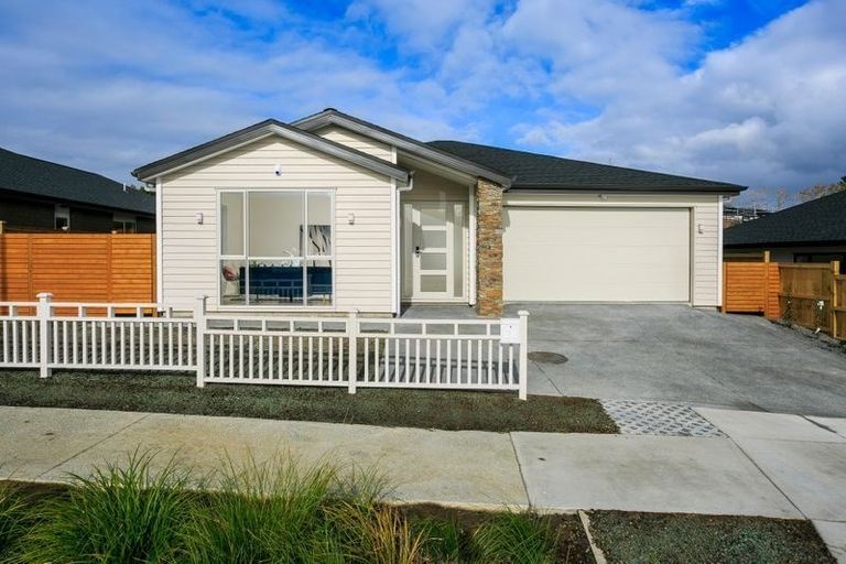 Photo of property in 23 Jeroboam Loop, Kumeu, 0810