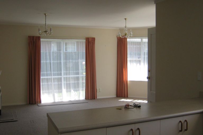 Photo of property in 8b Elizabeth Street, Palmerston North, 4410