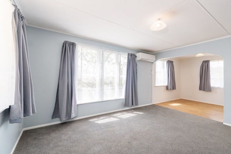 Photo of property in 54 Speargrass Grove, Timberlea, Upper Hutt, 5018
