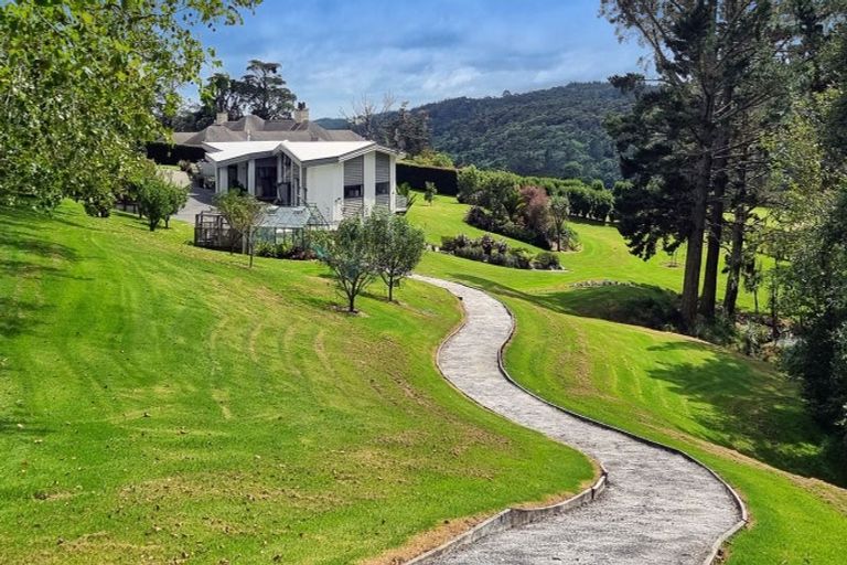 Photo of property in 44 Warman Road, Okura, Albany, 0792