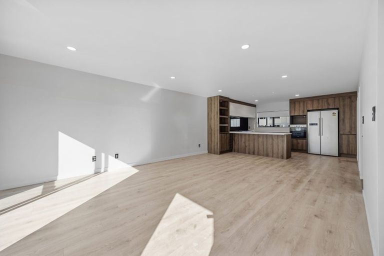 Photo of property in 20 Meritage Lane, Te Atatu South, Auckland, 0610