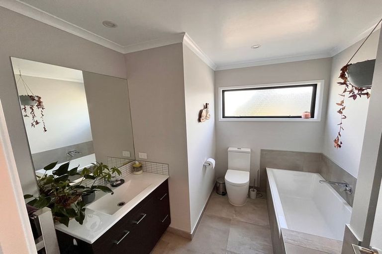 Photo of property in 2 Kapia Road, Westgate, Auckland, 0614