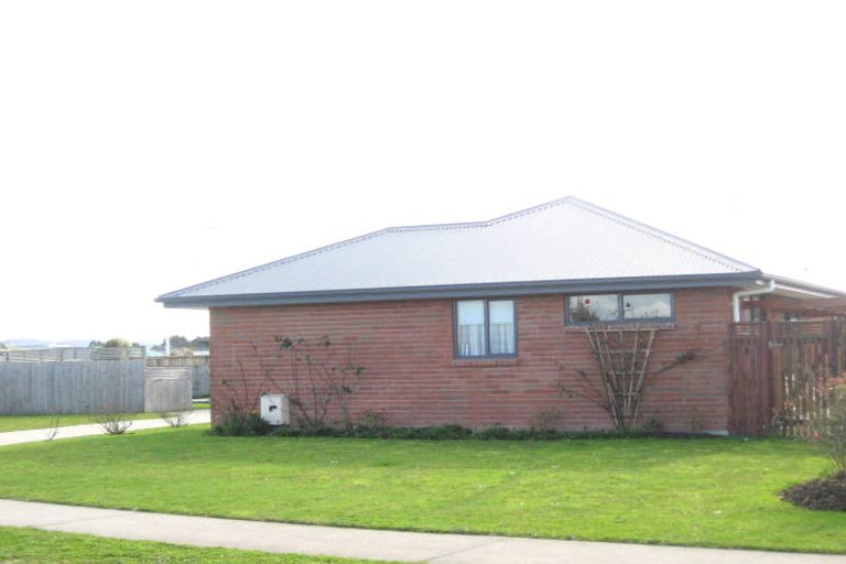 Photo of property in 1 Farringdon Avenue, Rototuna North, Hamilton, 3210