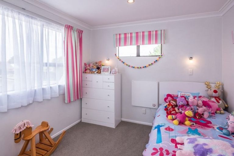 Photo of property in 88 Kennedy Drive, Levin, 5510