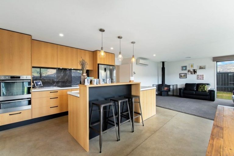 Photo of property in 7 Magnetic Place, Cromwell, 9310