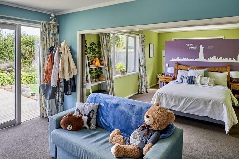 Photo of property in 44 Gray Street, Pukerua Bay, 5026