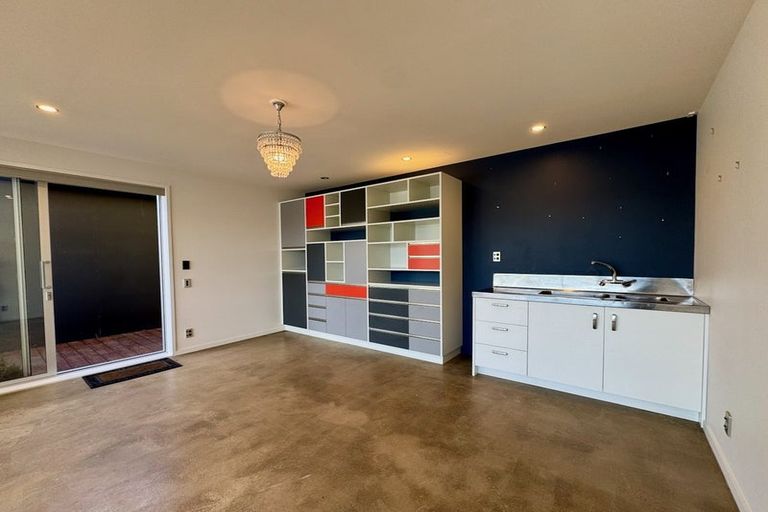 Photo of property in 15b Seaview Road, Paremata, Porirua, 5024