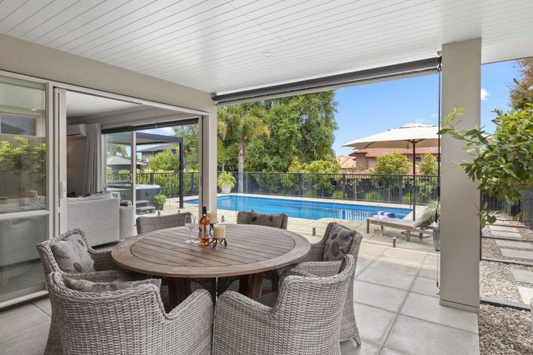 Photo of property in 18 Armstrong Farm Drive, East Tamaki Heights, Auckland, 2016