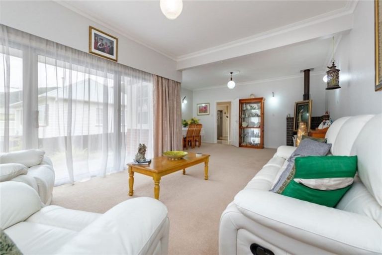 Photo of property in 5 Freyberg Street, Waterloo, Lower Hutt, 5011