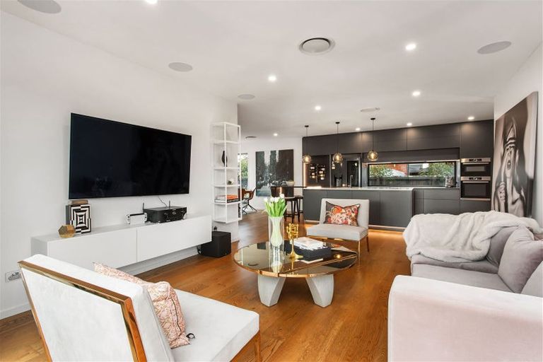 Photo of property in 70 Idris Road, Fendalton, Christchurch, 8052