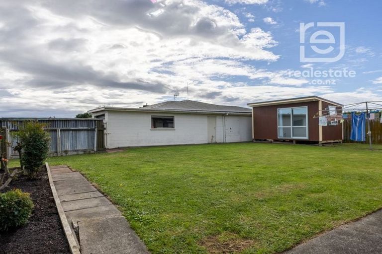 Photo of property in 11 Aberdeen Avenue, Takaro, Palmerston North, 4412