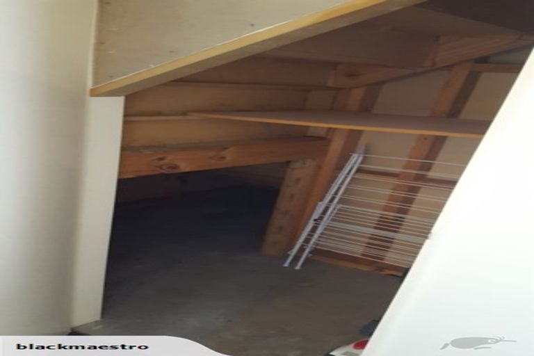 Photo of property in 2/813 East Coast Road, Northcross, Auckland, 0630