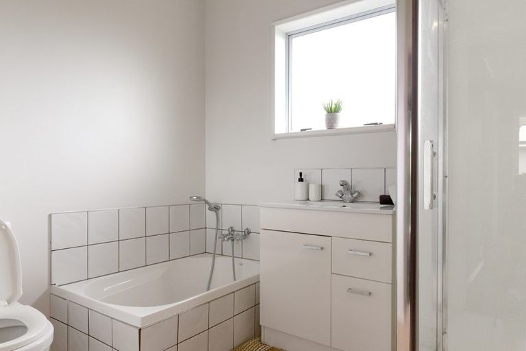 Photo of property in 77 Daniels Road, Redwood, Christchurch, 8051