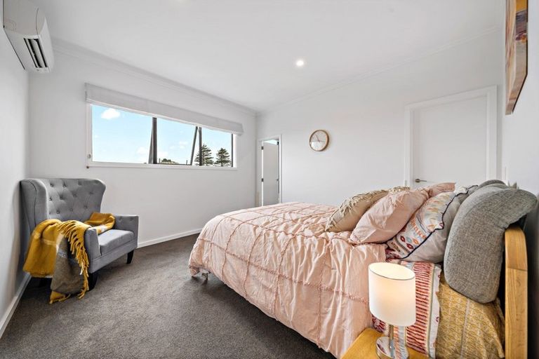 Photo of property in 10 Frances Bryers Road, Hobsonville, Auckland, 0616