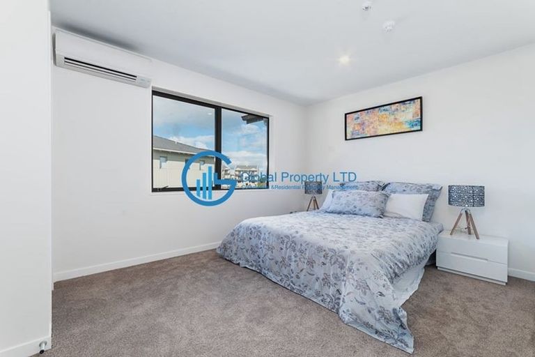 Photo of property in 14 Peony Mews, Oteha, Auckland, 0632