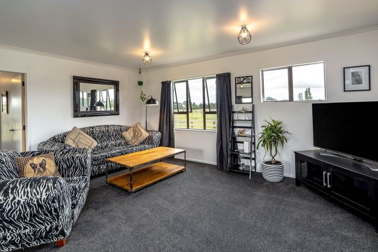 Photo of property in 90 Settlement Road, Morison Bush, Greytown, 5794