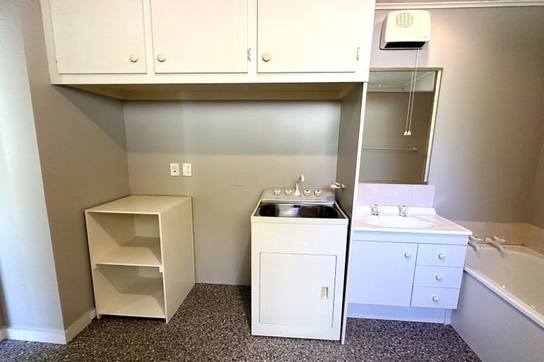 Photo of property in 9 Hamilton Street, Strathern, Invercargill, 9812