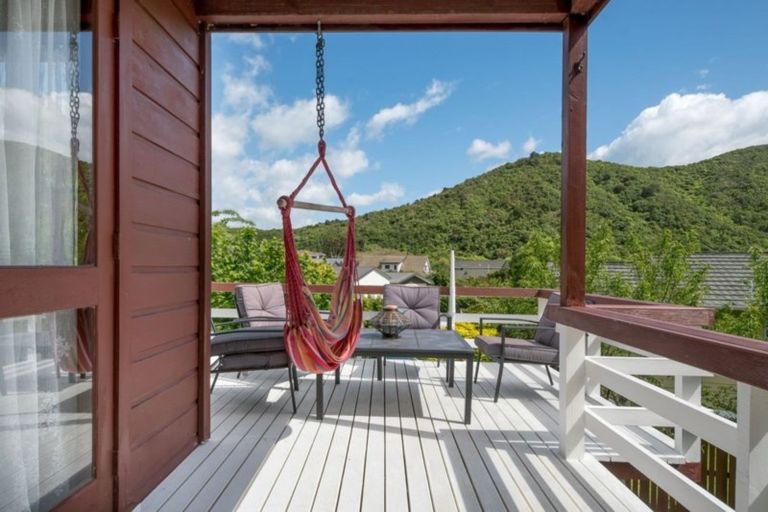 Photo of property in 2 Huia Street, Waikawa, Picton, 7220