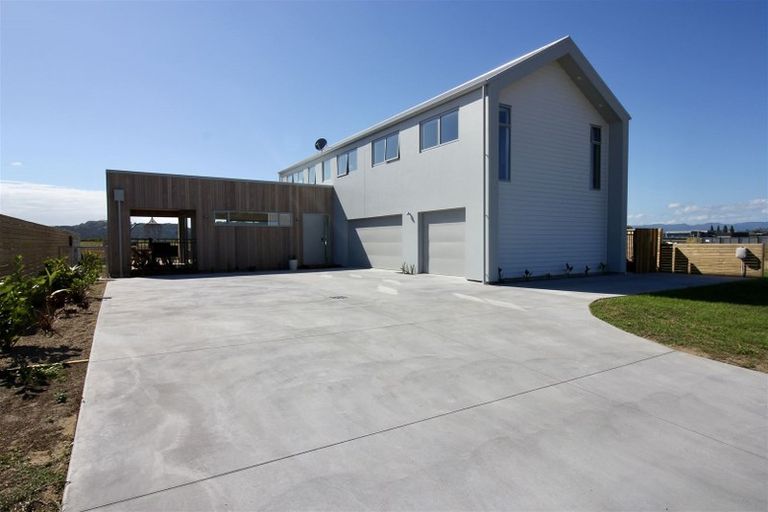 Photo of property in 16 Ngaroma Crescent, Whitianga, 3510