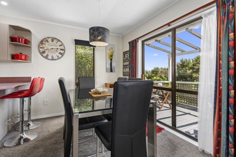 Photo of property in 13 Whitechapel Grove, Stokes Valley, Lower Hutt, 5019