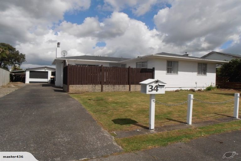 Photo of property in 34 Raglan Avenue, Cloverlea, Palmerston North, 4412