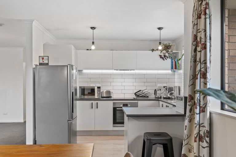 Photo of property in 169j Colwill Road, Massey, Auckland, 0614