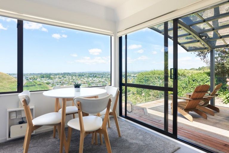 Photo of property in 9 Ridgeway Terrace, Taradale, Napier, 4112