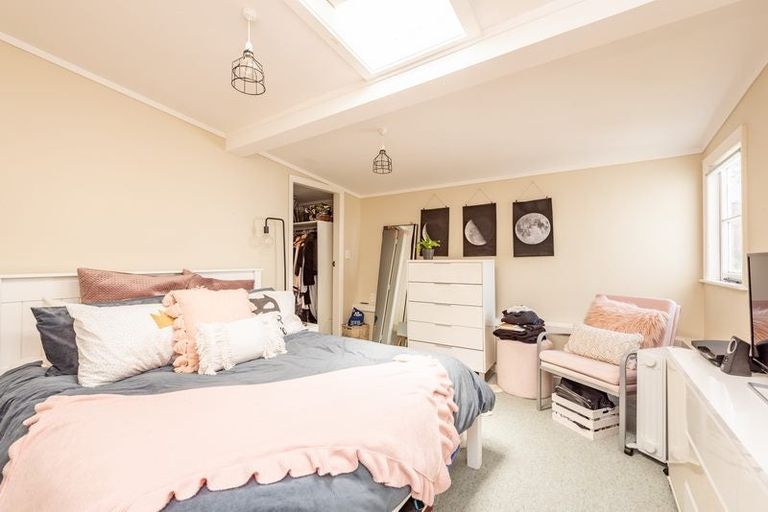 Photo of property in 84 Kilbirnie Crescent, Kilbirnie, Wellington, 6022