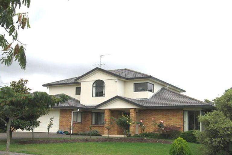 Photo of property in 5 Hogarth Rise, West Harbour, Auckland, 0618