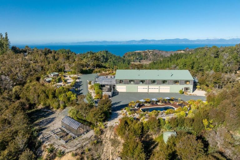 Photo of property in Splitapplelodge.com, 370 Kaiteriteri-sandy Bay Road, Kaiteriteri, Motueka, 7197