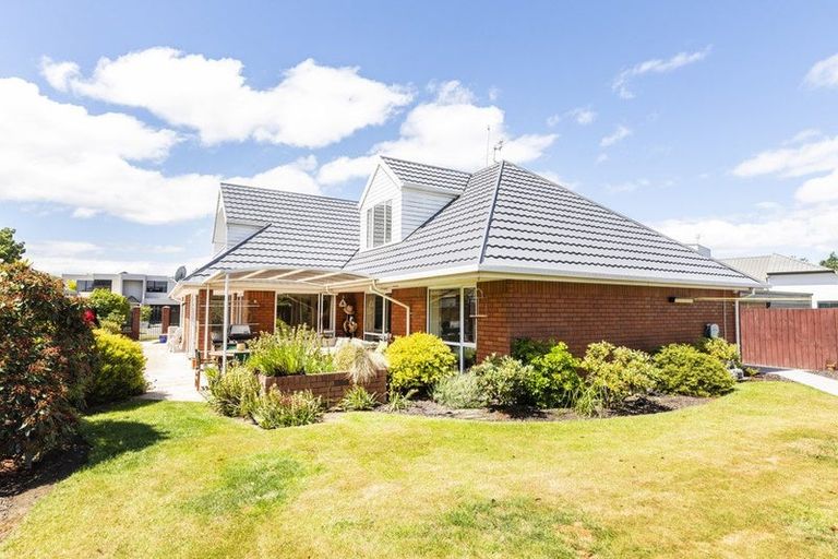 Photo of property in 9 Tavistock Place, Russley, Christchurch, 8042