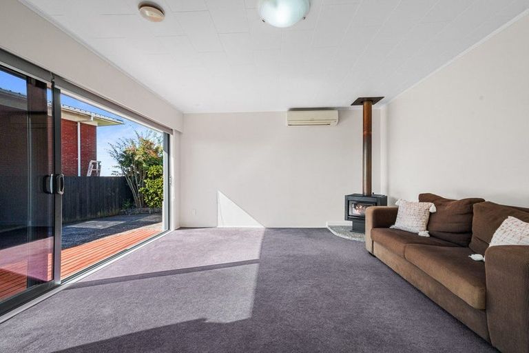 Photo of property in 21 Hepburn Road, Glendene, Auckland, 0602