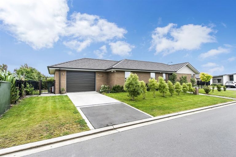 Photo of property in 39 Hartford Crescent, Rolleston, 7615