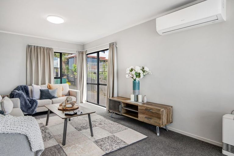 Photo of property in 1/6 Duncansby Road, Stanmore Bay, Whangaparaoa, 0932