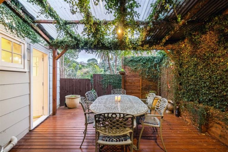 Photo of property in 2/20 Hythe Terrace, Mairangi Bay, Auckland, 0630