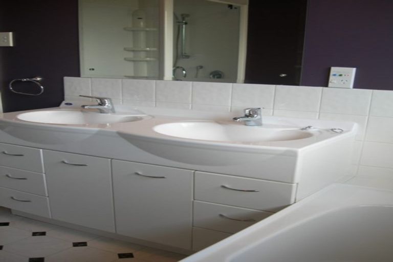 Photo of property in 89 Tirohanga Road, Tirohanga, Lower Hutt, 5010