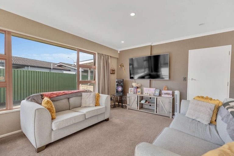 Photo of property in 34 John F Kennedy Drive, Milson, Palmerston North, 4414